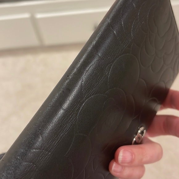 Vintage Chanel camellia lambskin wallet with chain - Picture 7 of 16